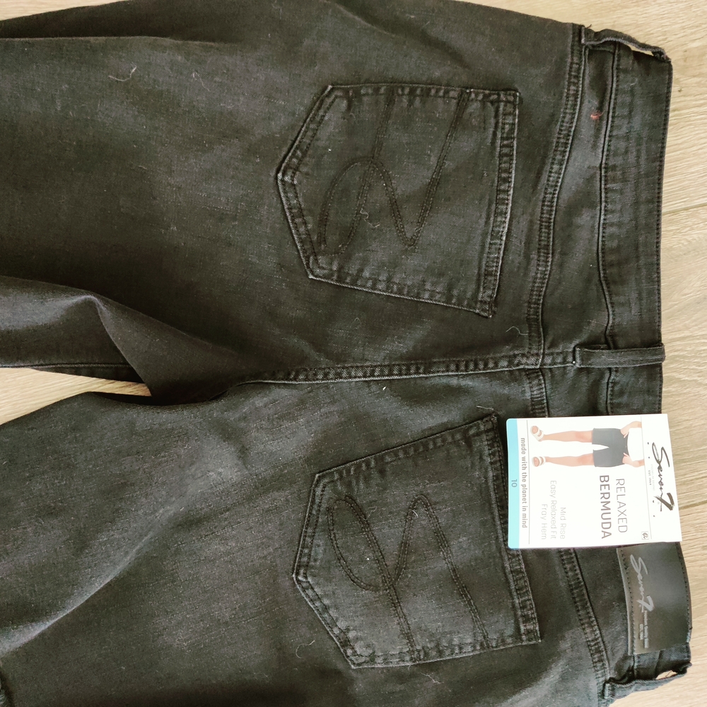 NWT Size 10 Seven Black Cut Off Jean Shorts Relaxed Fit